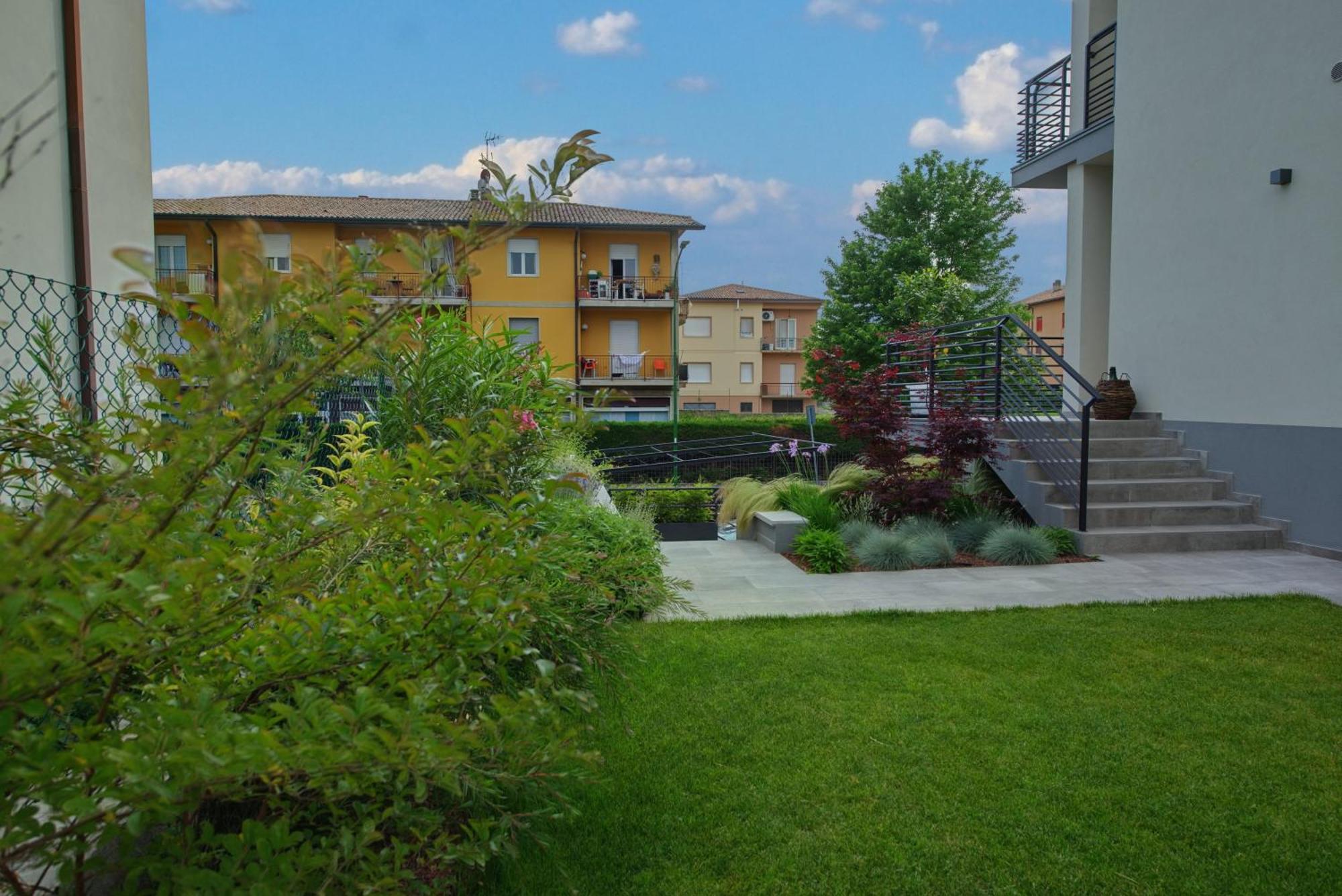 Via Goito 25 Rooms & Apartment Peschiera del Garda Exterior photo