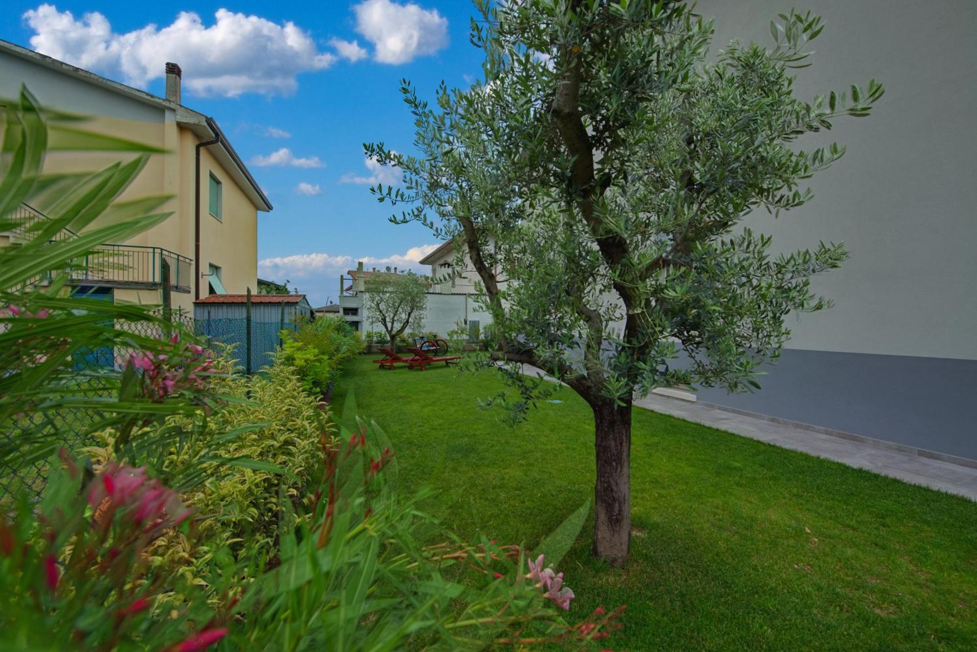 Via Goito 25 Rooms & Apartment Peschiera del Garda Exterior photo
