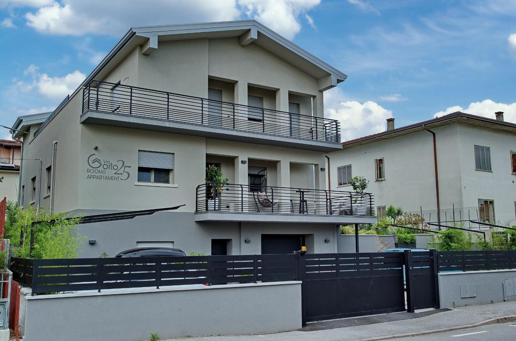 Via Goito 25 Rooms & Apartment Peschiera del Garda Exterior photo