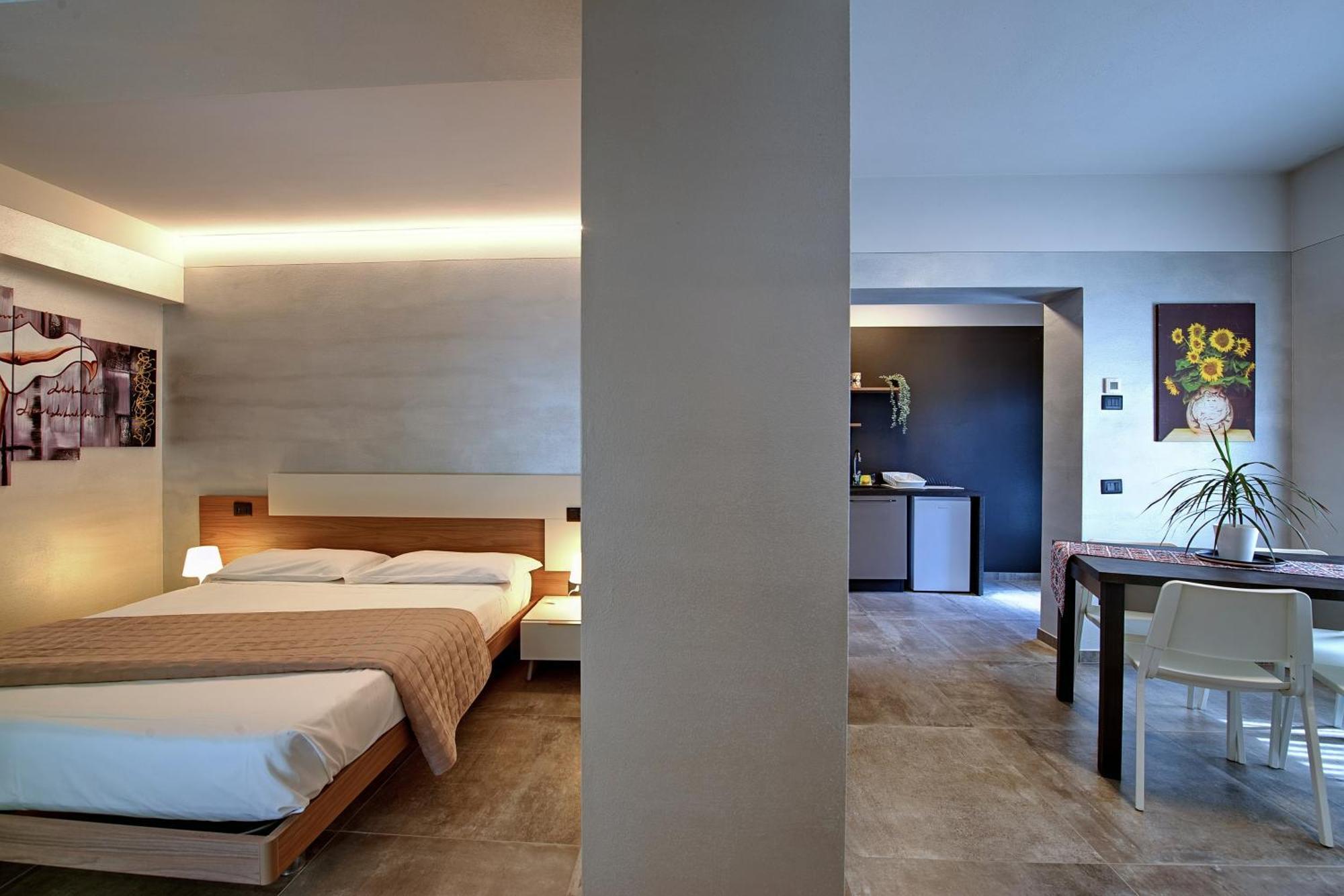 Via Goito 25 Rooms & Apartment Peschiera del Garda Exterior photo