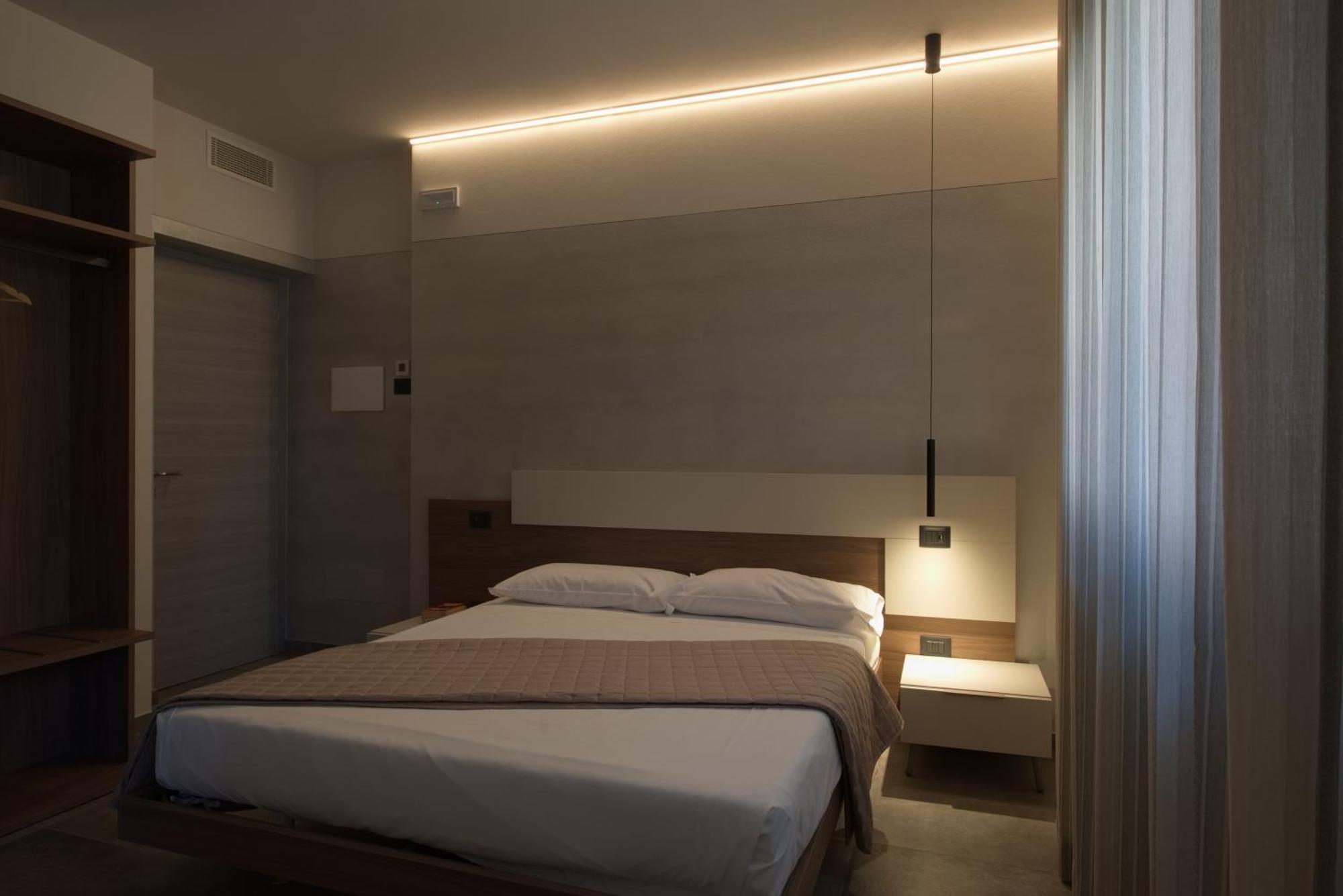 Via Goito 25 Rooms & Apartment Peschiera del Garda Exterior photo