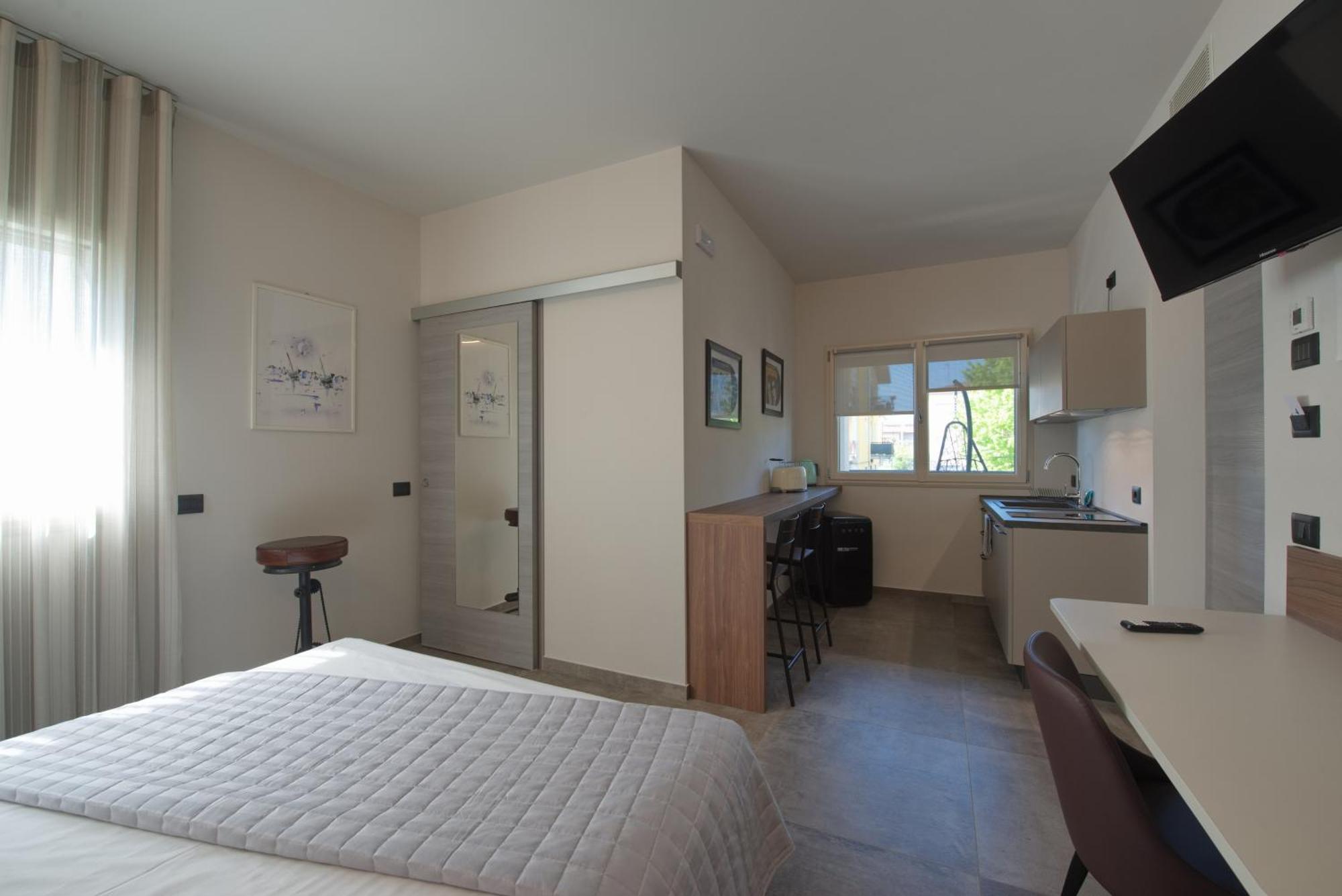 Via Goito 25 Rooms & Apartment Peschiera del Garda Exterior photo