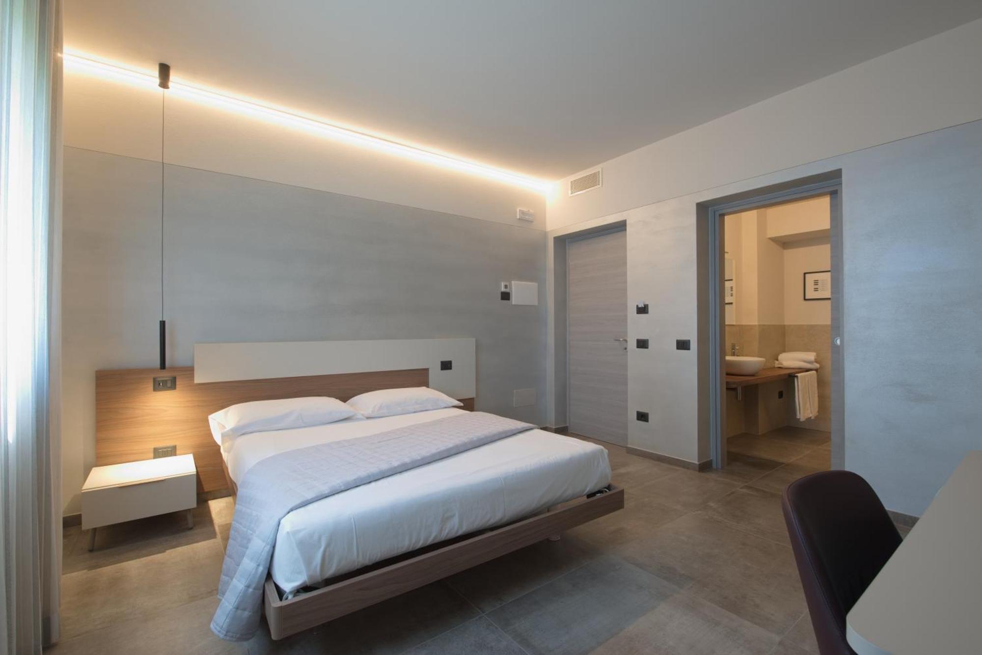 Via Goito 25 Rooms & Apartment Peschiera del Garda Exterior photo