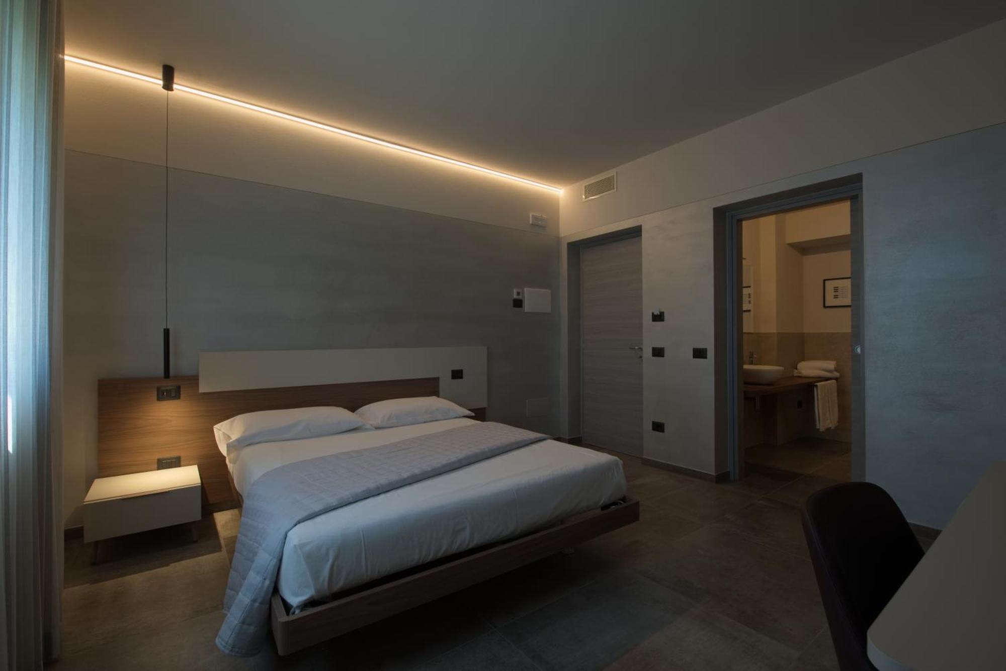 Via Goito 25 Rooms & Apartment Peschiera del Garda Exterior photo